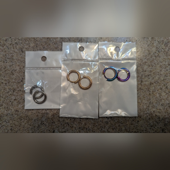 NIB-3 pair pack, stainless steel, Huggie, hoop, cartilage earrings - Picture 1 of 4